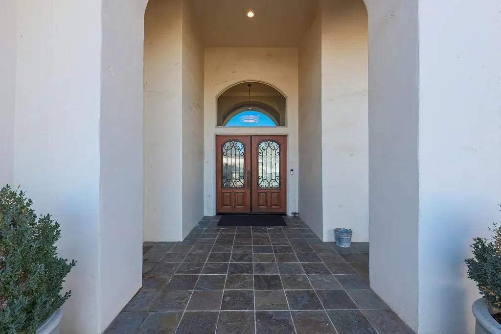 8295 Lake Shore Drive Chowchilla CA 93610