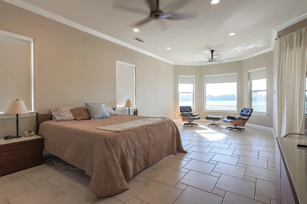 8295 Lake Shore Drive Chowchilla CA 93610