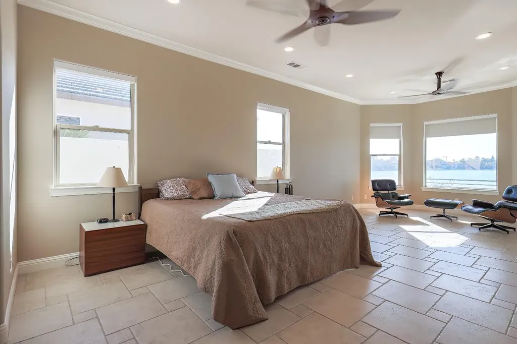 8295 Lake Shore Drive Chowchilla CA 93610