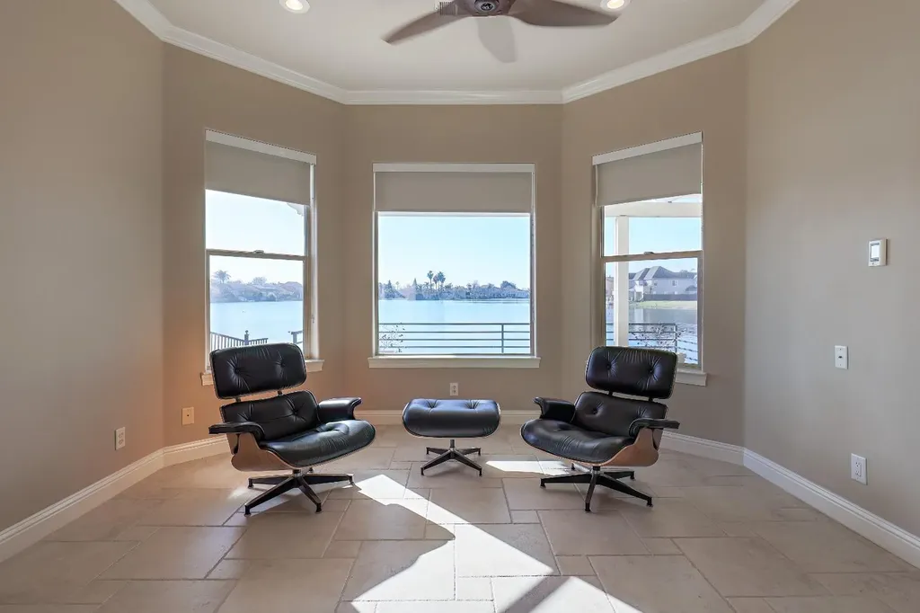 8295 Lake Shore Drive Chowchilla CA 93610