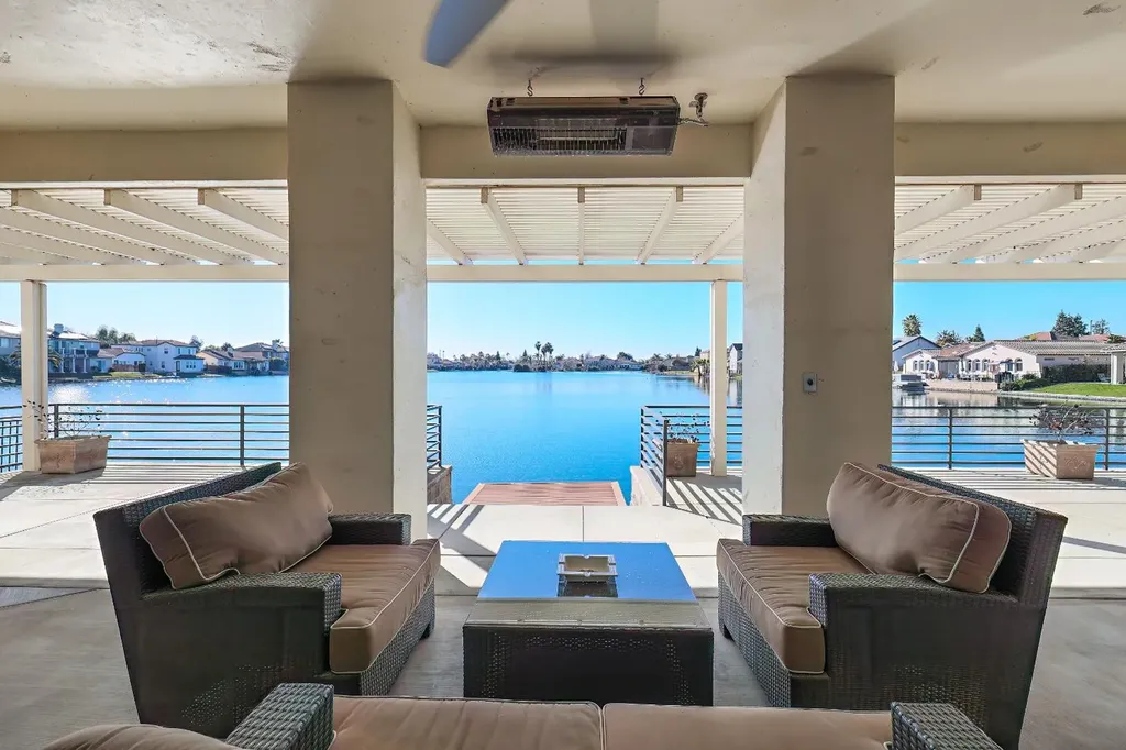 8295 Lake Shore Drive Chowchilla CA 93610