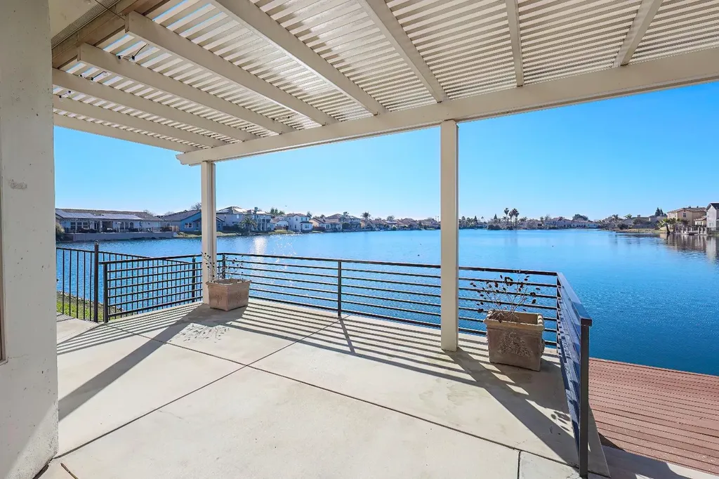 8295 Lake Shore Drive Chowchilla CA 93610