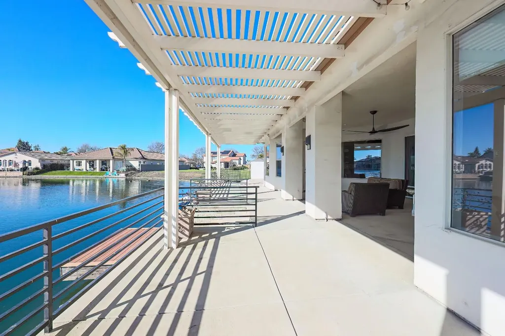 8295 Lake Shore Drive Chowchilla CA 93610