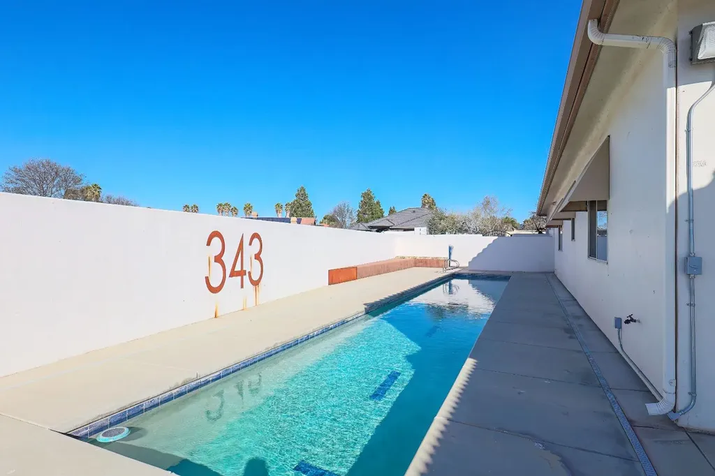 8295 Lake Shore Drive Chowchilla CA 93610