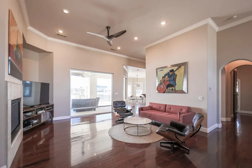 8295 Lake Shore Drive Chowchilla CA 93610