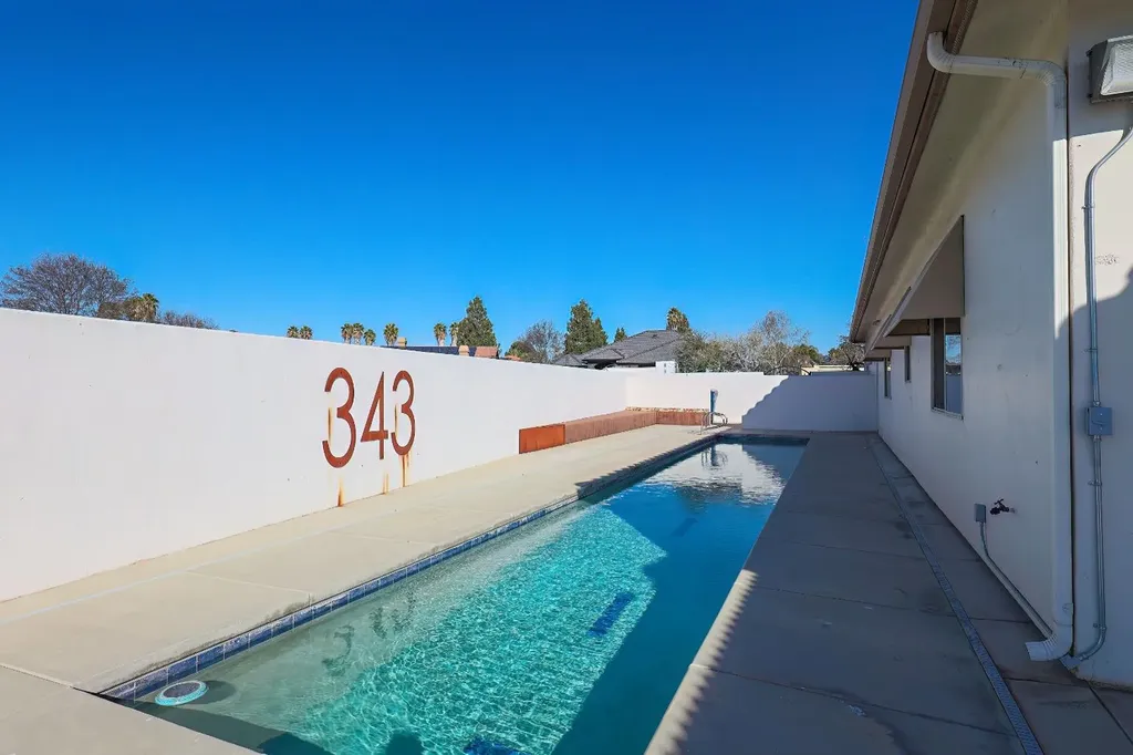 8295 Lake Shore Drive Chowchilla CA 93610