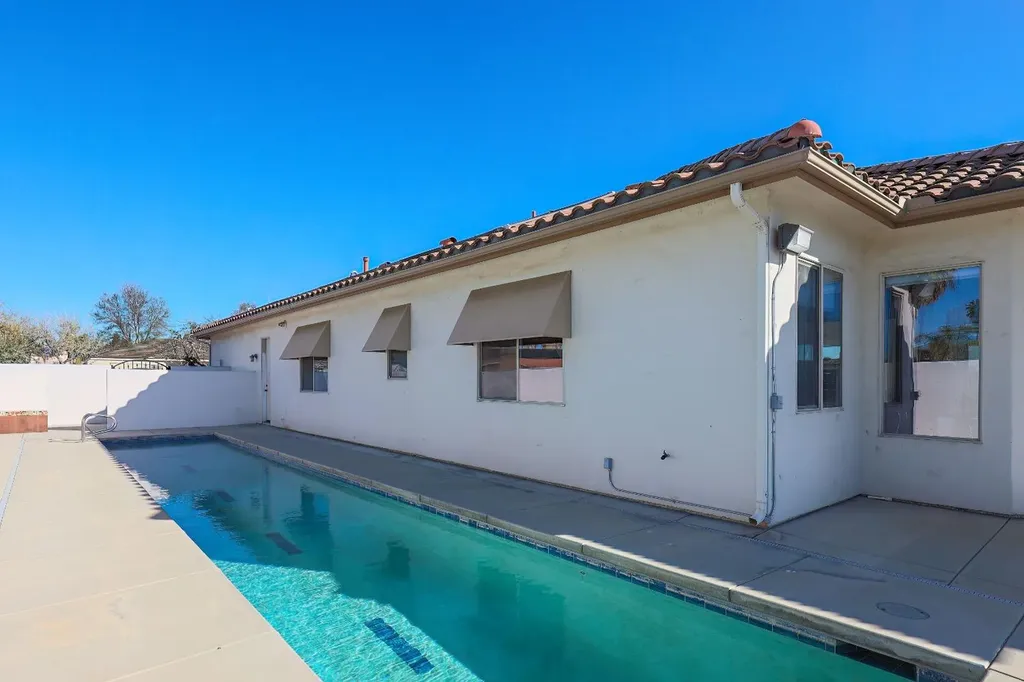 8295 Lake Shore Drive Chowchilla CA 93610