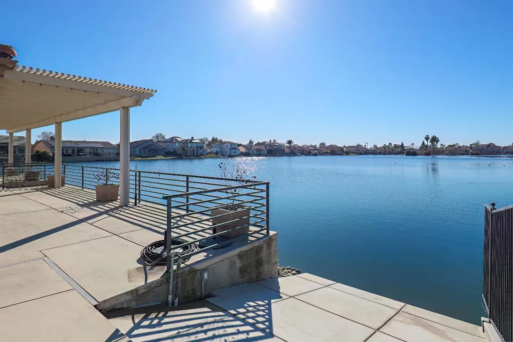 8295 Lake Shore Drive Chowchilla CA 93610