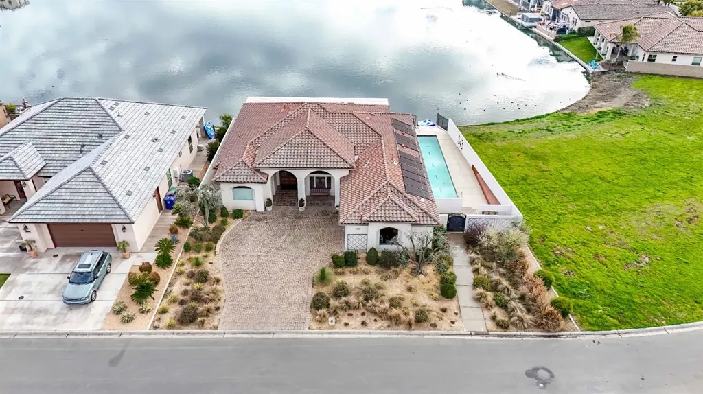 8295 Lake Shore Drive Chowchilla CA 93610