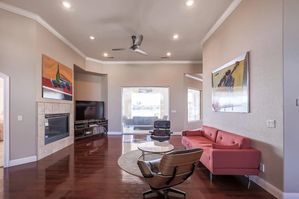 8295 Lake Shore Drive Chowchilla CA 93610