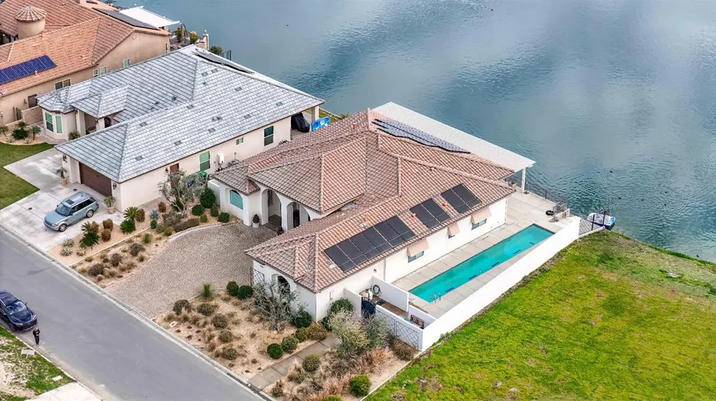 8295 Lake Shore Drive Chowchilla CA 93610