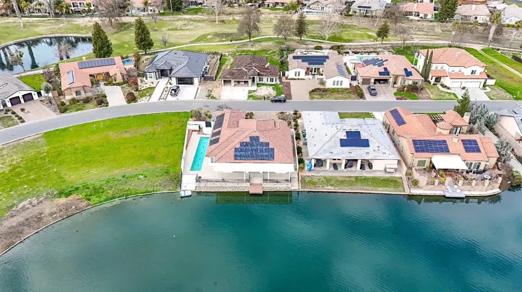 8295 Lake Shore Drive Chowchilla CA 93610