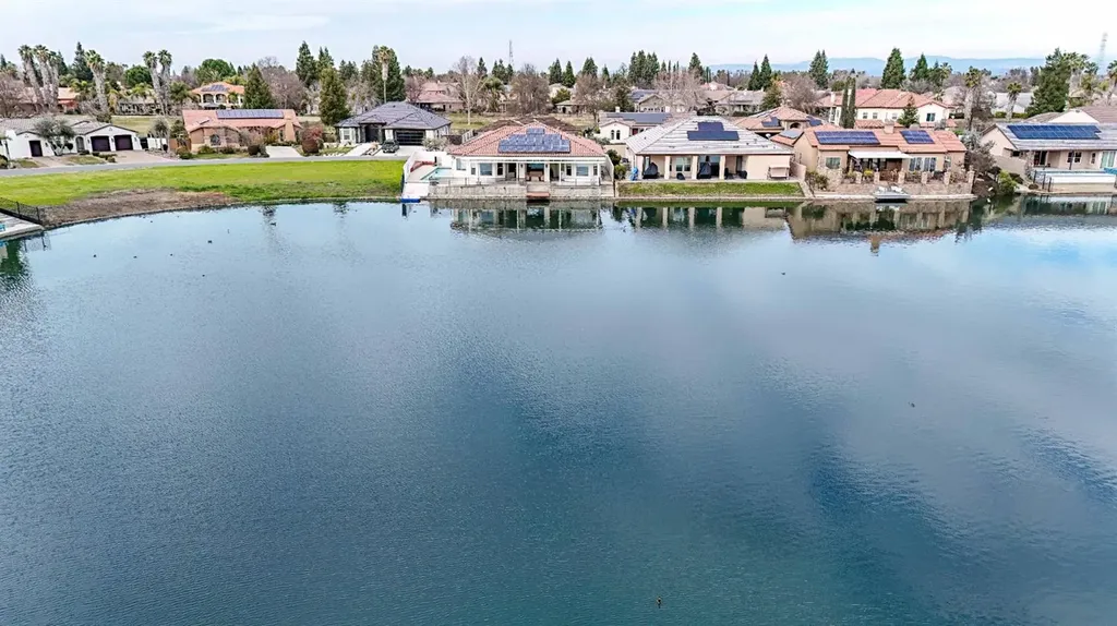 8295 Lake Shore Drive Chowchilla CA 93610