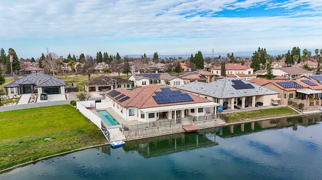 8295 Lake Shore Drive Chowchilla CA 93610