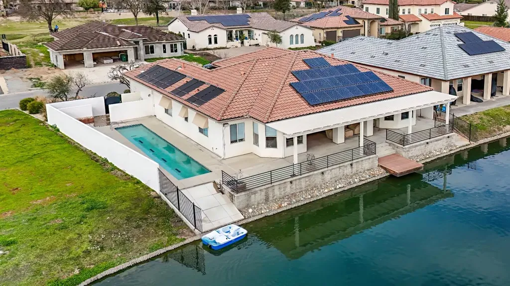 8295 Lake Shore Drive Chowchilla CA 93610