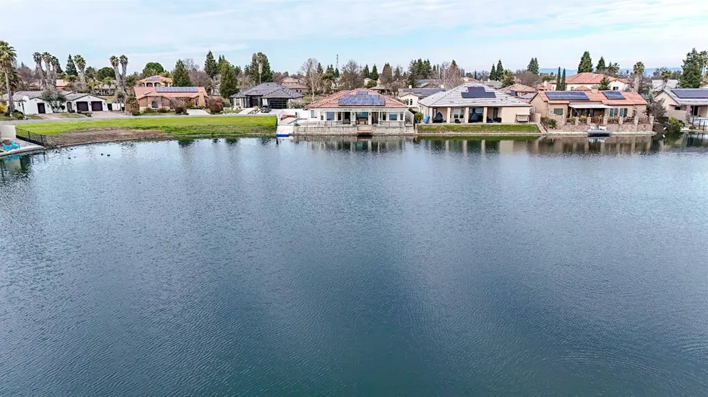 8295 Lake Shore Drive Chowchilla CA 93610