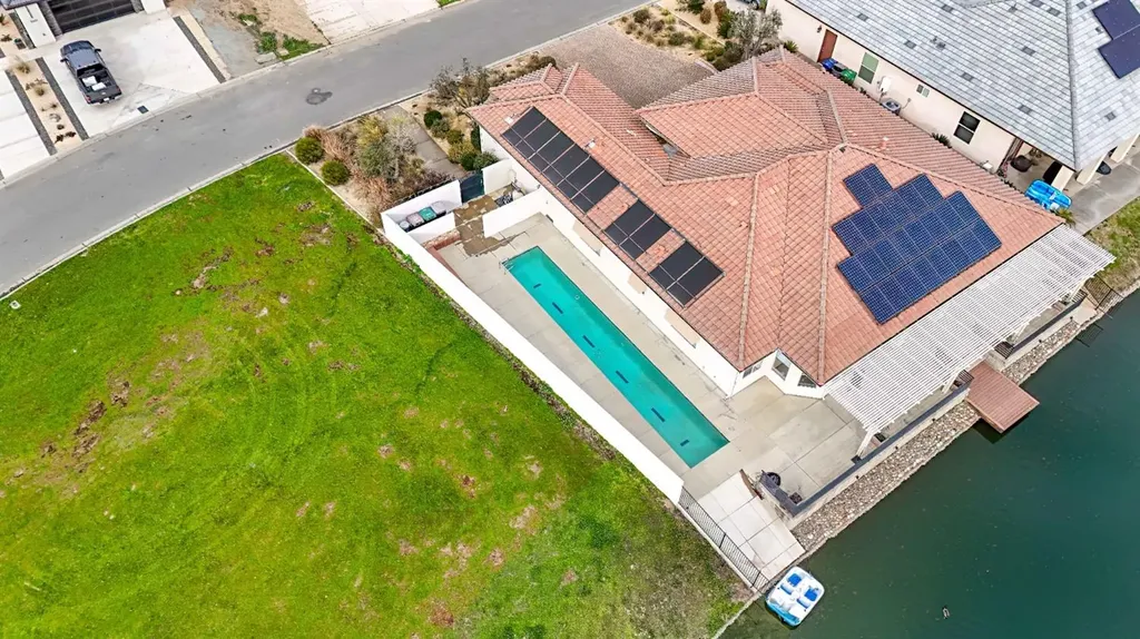 8295 Lake Shore Drive Chowchilla CA 93610