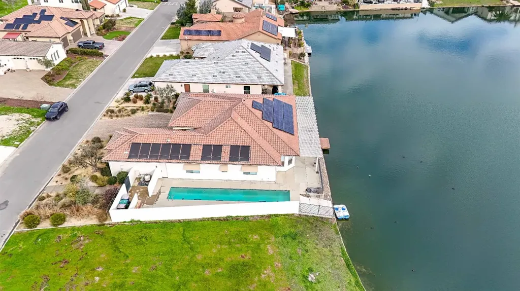 8295 Lake Shore Drive Chowchilla CA 93610