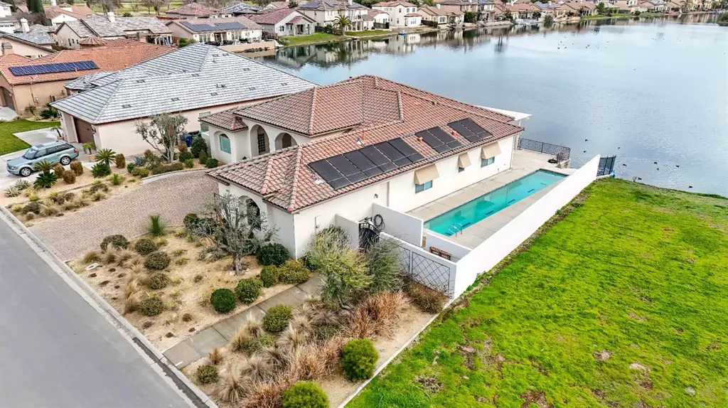 8295 Lake Shore Drive Chowchilla CA 93610