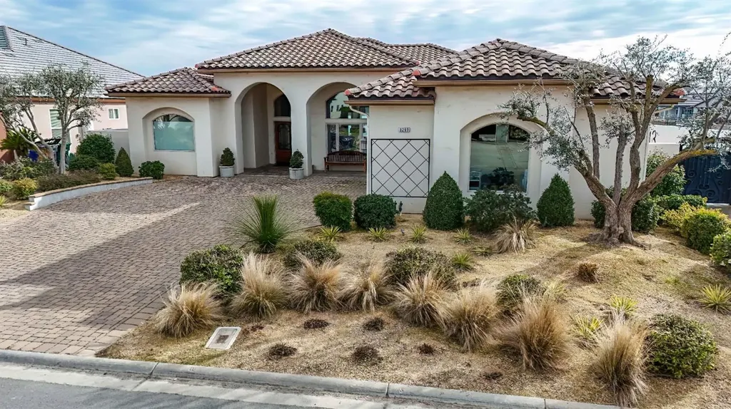 8295 Lake Shore Drive Chowchilla CA 93610