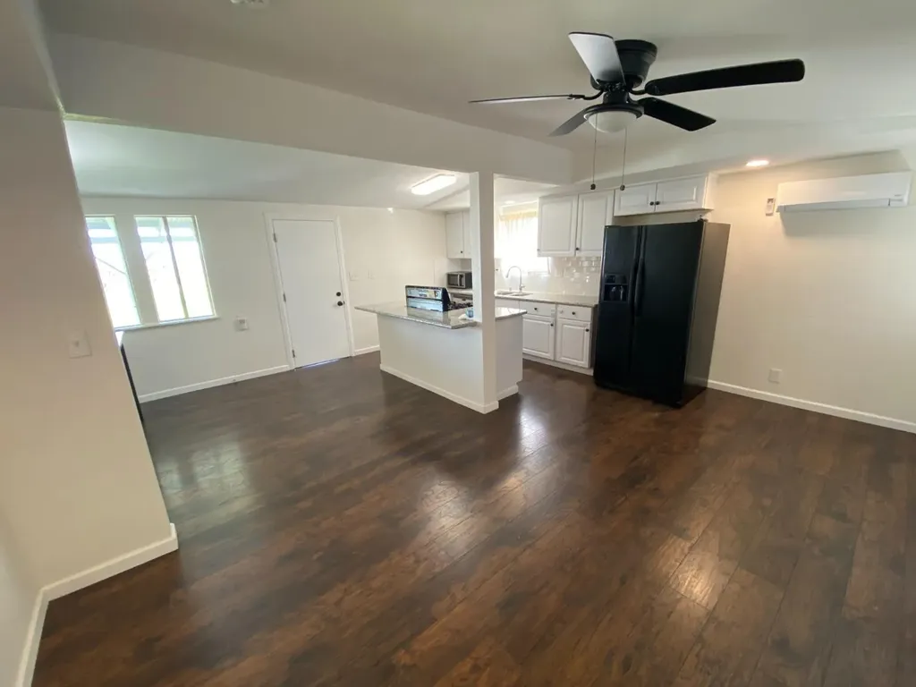 13208 S Marsh Avenue Caruthers CA 93609