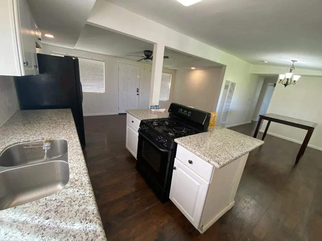 13208 S Marsh Avenue Caruthers CA 93609