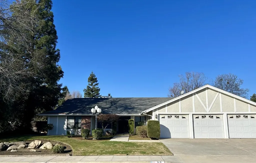 30 Adler Avenue Clovis CA 93612