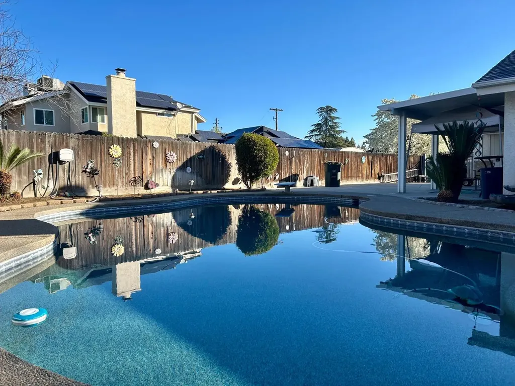 30 Adler Avenue Clovis CA 93612