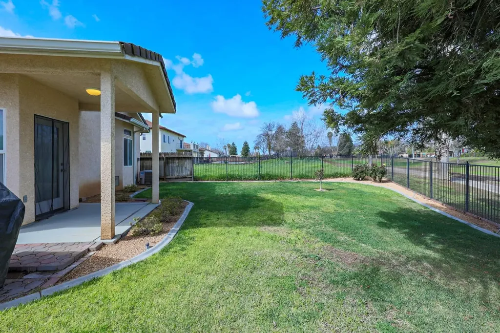 8340 Lake Shore Drive Chowchilla CA 93610