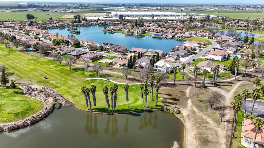 8340 Lake Shore Drive Chowchilla CA 93610