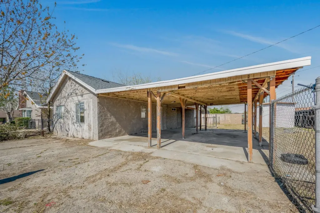 13588 S Quince Avenue Caruthers CA 93609