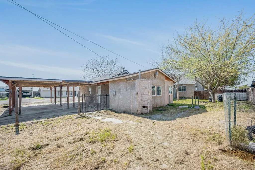 13588 S Quince Avenue Caruthers CA 93609