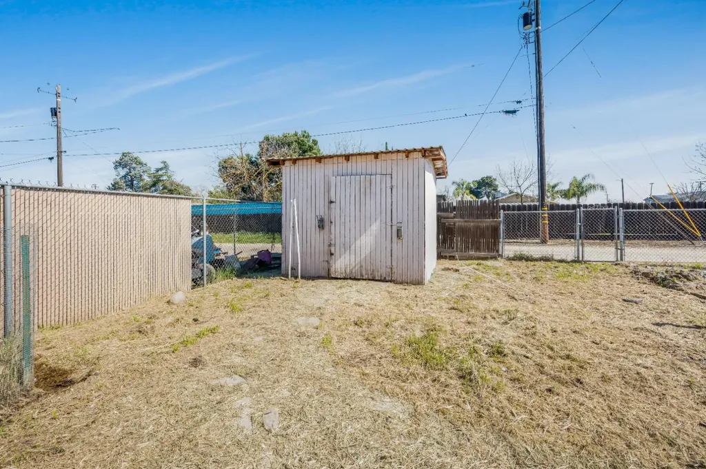 13588 S Quince Avenue Caruthers CA 93609