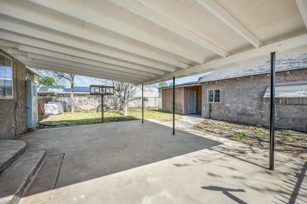 13588 S Quince Avenue Caruthers CA 93609