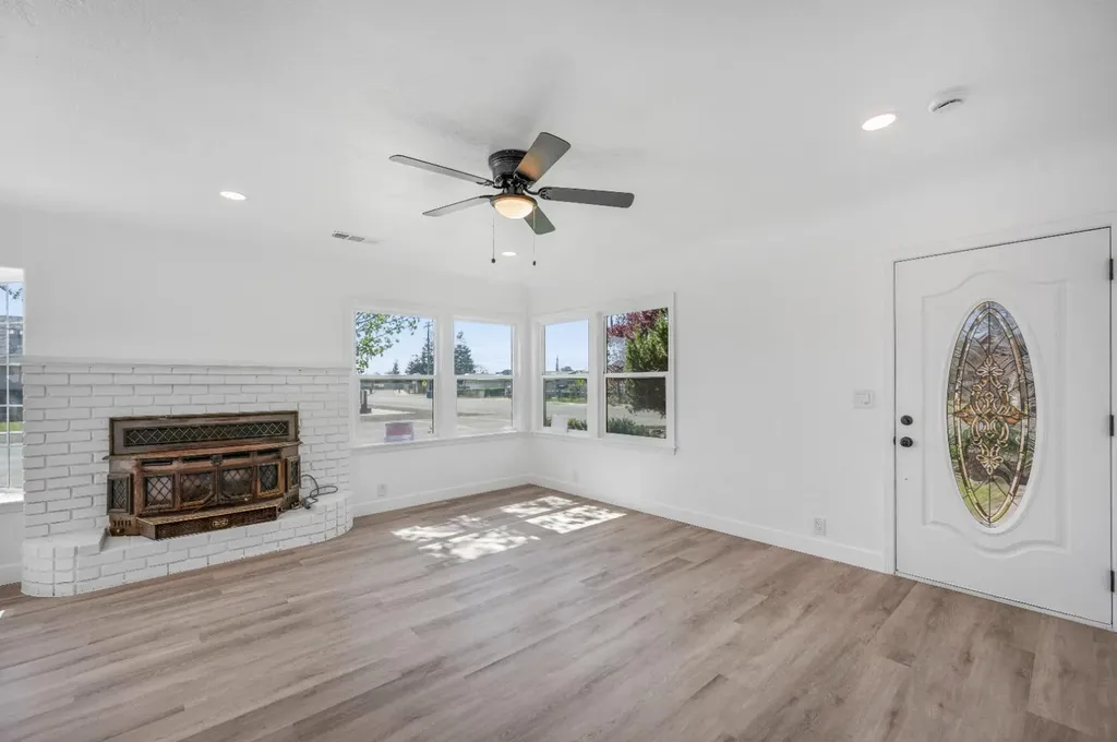 13588 S Quince Avenue Caruthers CA 93609