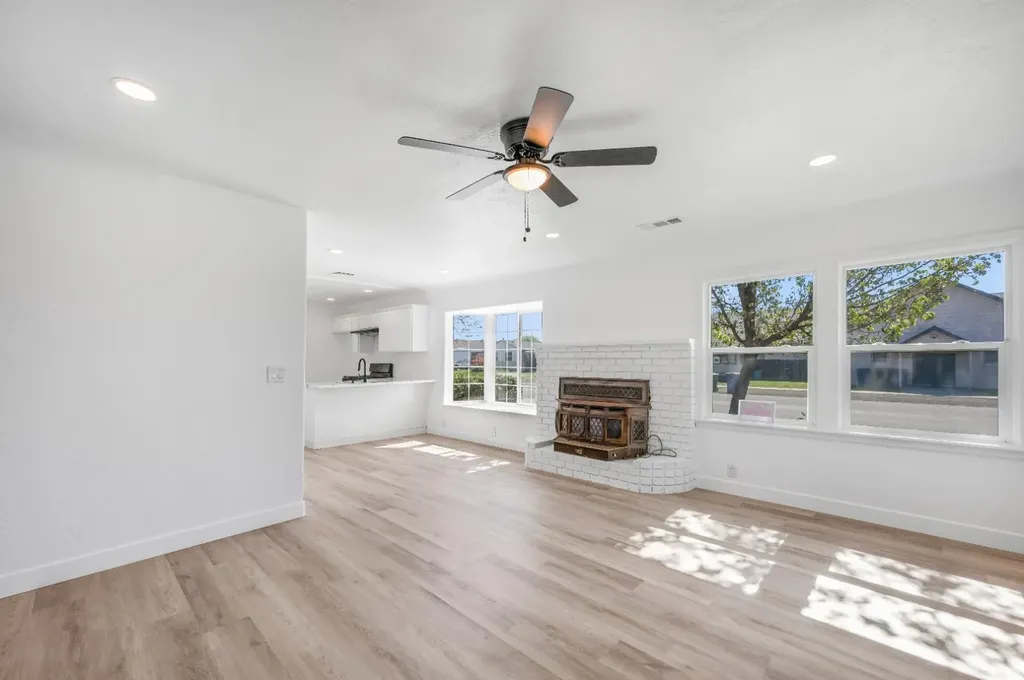 13588 S Quince Avenue Caruthers CA 93609