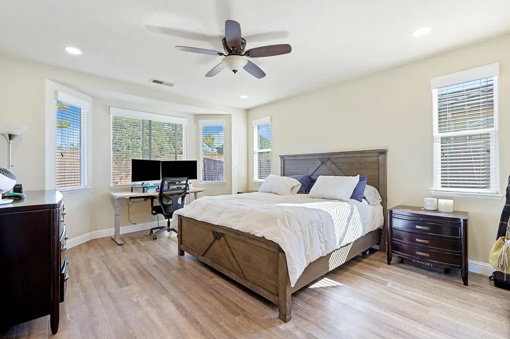 3313 Whiteash Avenue Clovis CA 93619