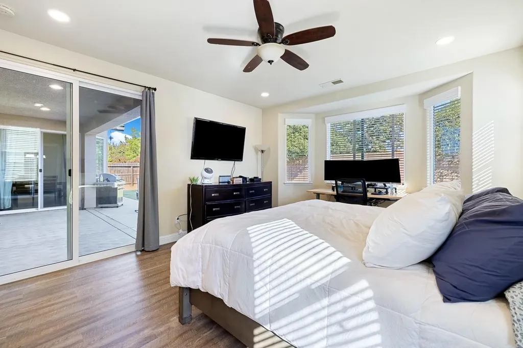 3313 Whiteash Avenue Clovis CA 93619