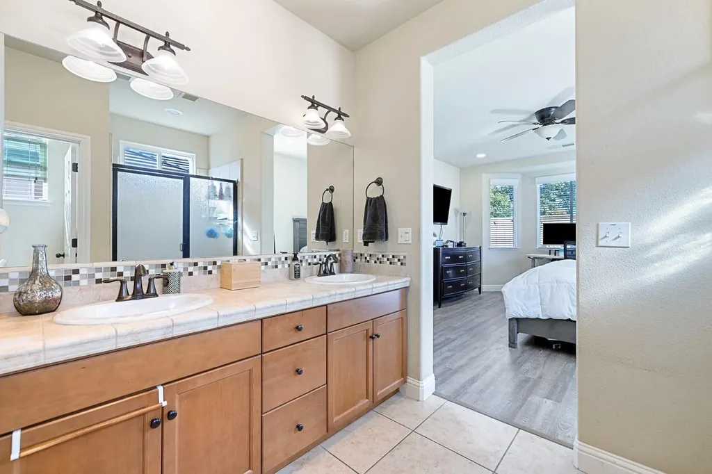 3313 Whiteash Avenue Clovis CA 93619