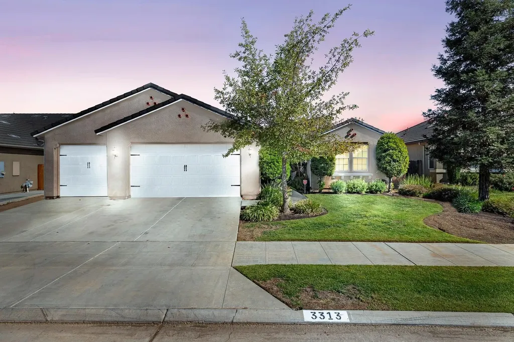 3313 Whiteash Avenue Clovis CA 93619