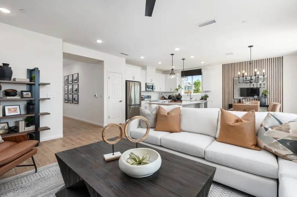 1625 Bloom Avenue Clovis CA 93619