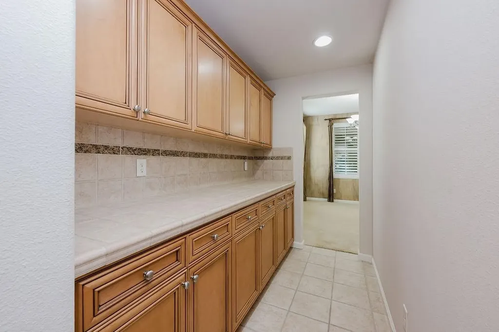 4672 N Emerald Peak Drive Clovis CA 93619