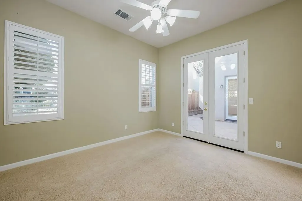 4672 N Emerald Peak Drive Clovis CA 93619