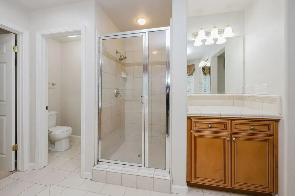 4672 N Emerald Peak Drive Clovis CA 93619