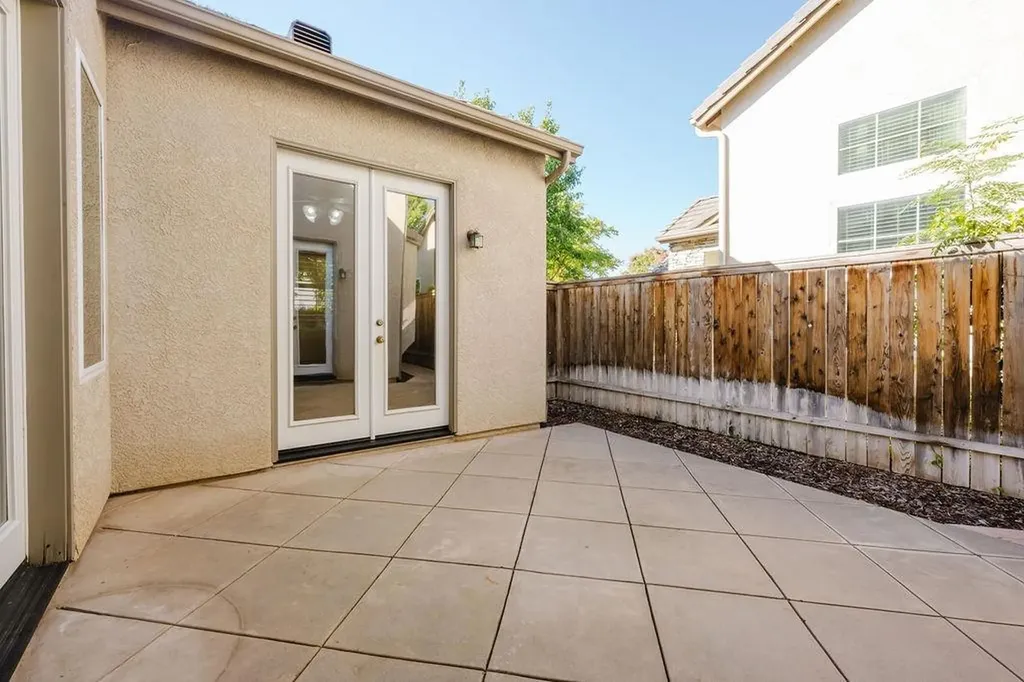 4672 N Emerald Peak Drive Clovis CA 93619