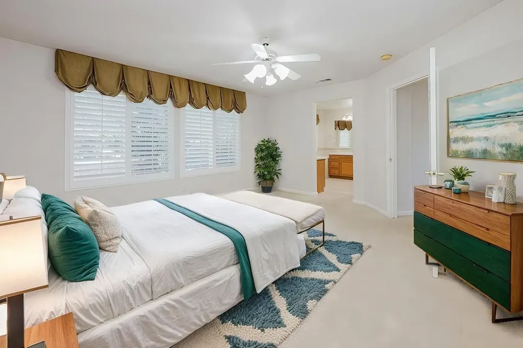 4672 N Emerald Peak Drive Clovis CA 93619