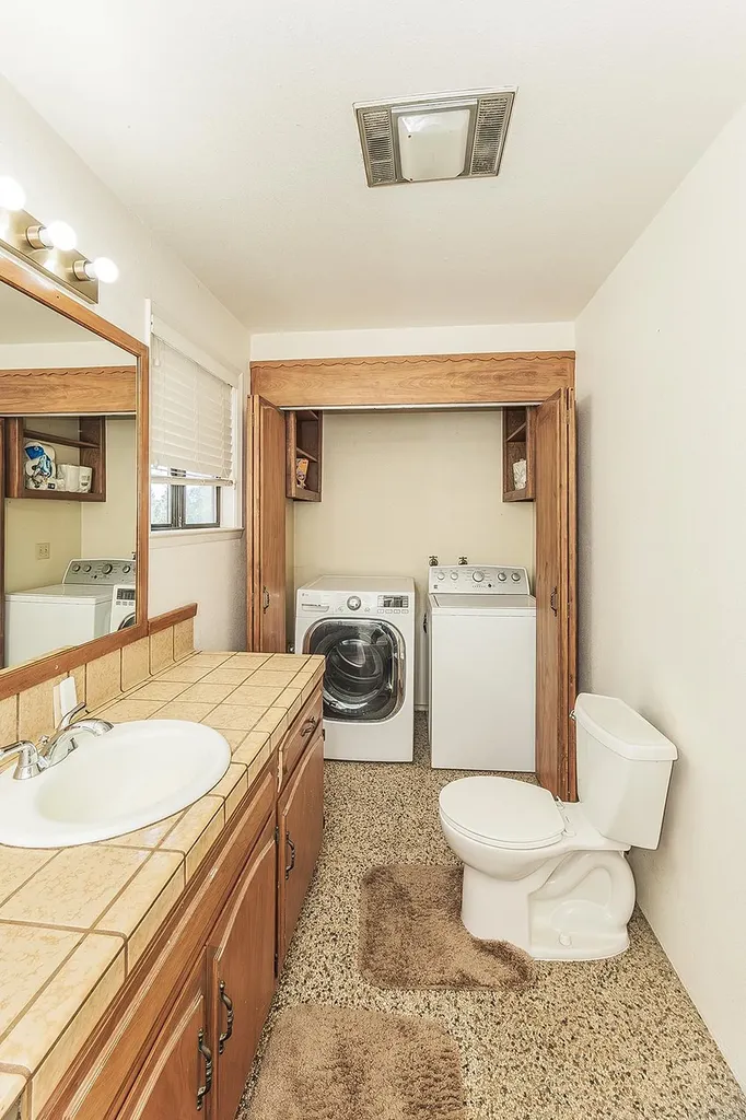 41823 Corlew Lane Auberry CA 93602