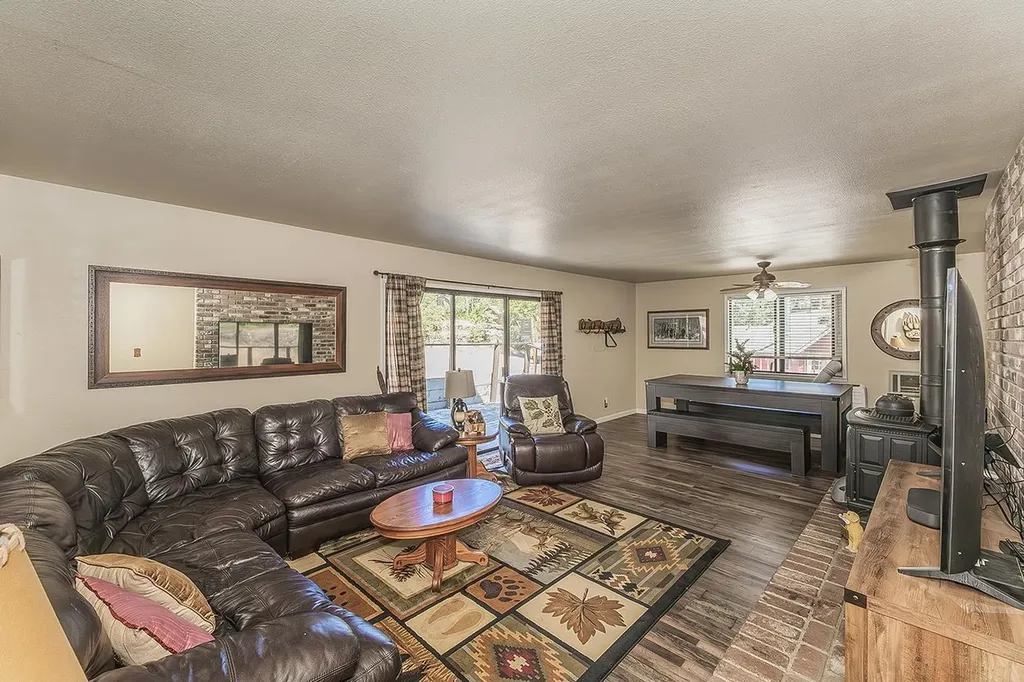 41823 Corlew Lane Auberry CA 93602