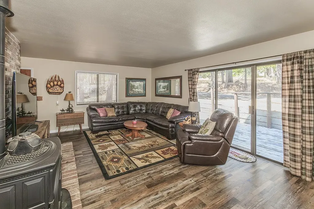 41823 Corlew Lane Auberry CA 93602