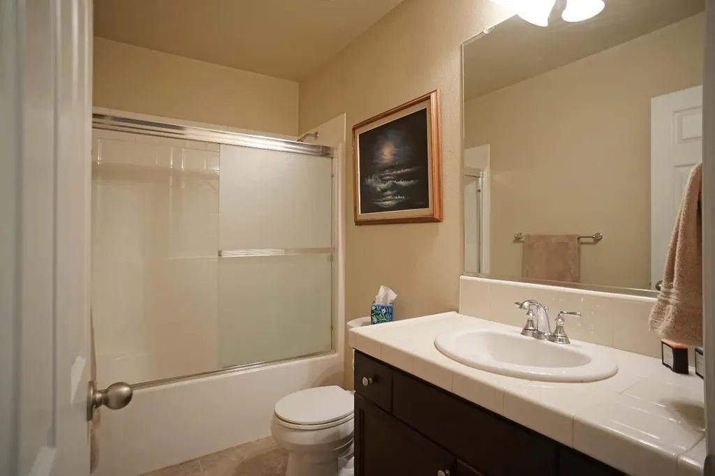 988 Blackwood Avenue Clovis CA 93619